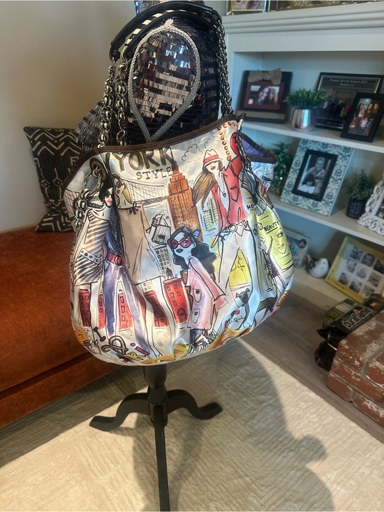 henri bendel Handbags - Rare henri bendel Multicolor Illustrated Cityscape Shoulder Bag